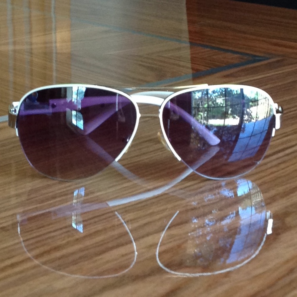 🇮🇹 Prada - Ivory 'Aviator Style' Sunglasses